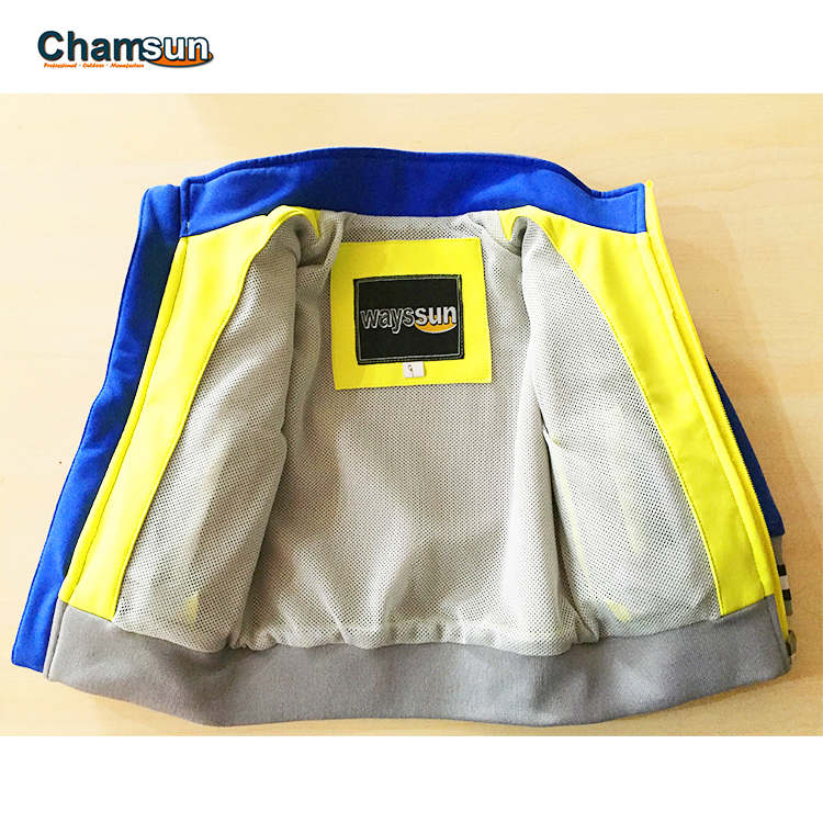 Kids softshel jkt with stand collar
